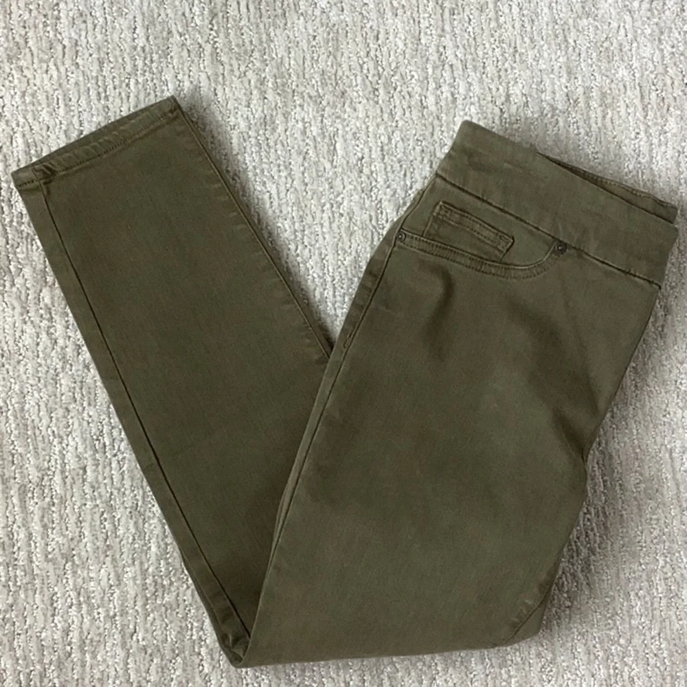 Chico’s Denim Pull On Ankle Jeggings in Olive Size 4 Safari Chic Modern Utility